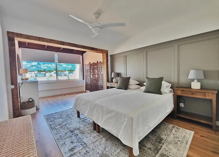 No 14 Santa Maria Willa *