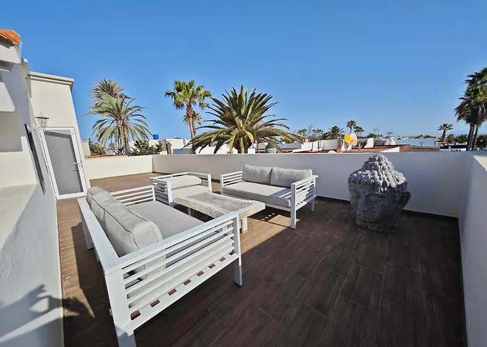 No 14 Santa Maria Willa *